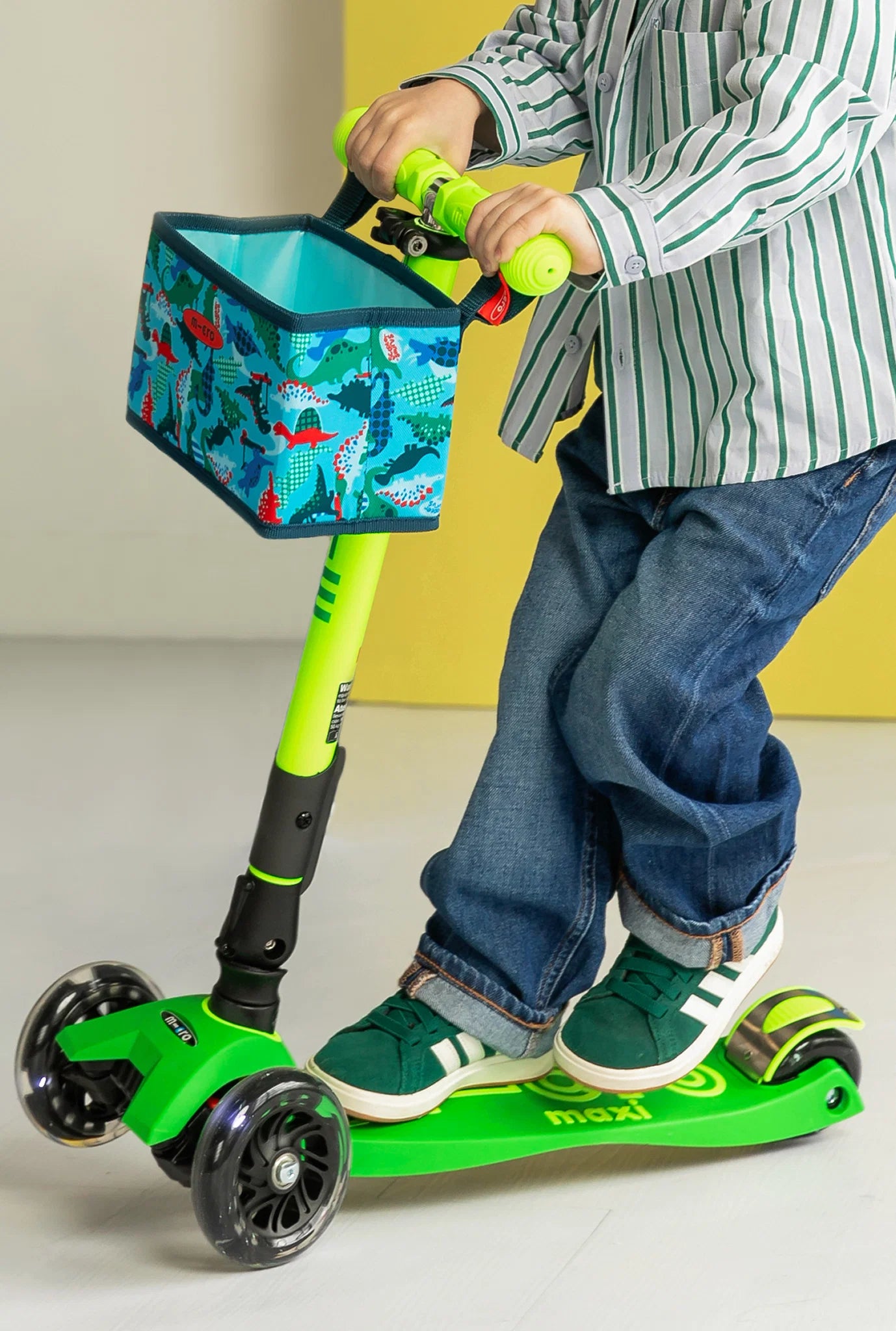 Maxi Deluxe Foldable LED Scooter Green