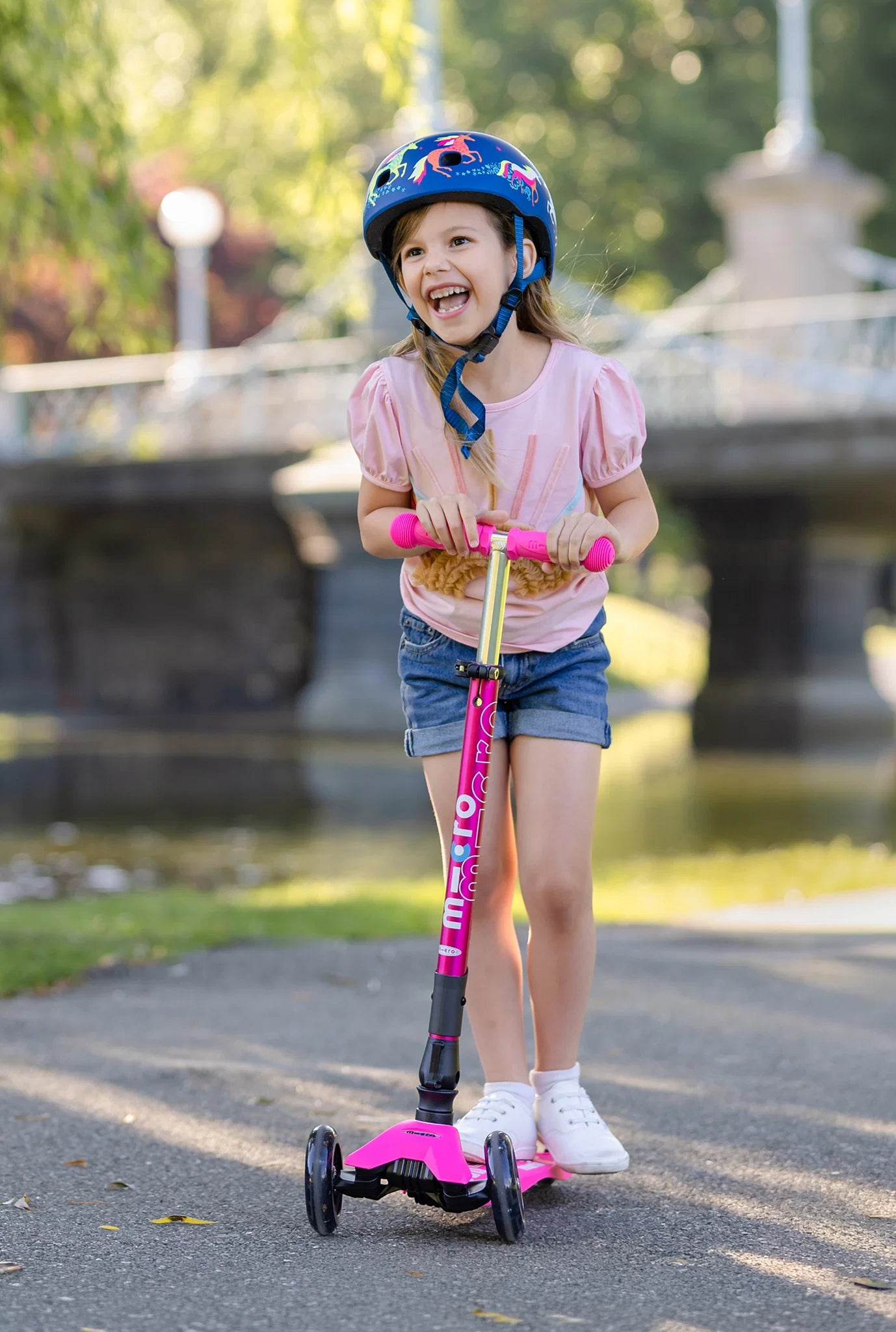 Maxi Deluxe Foldable LED Scooter Pink