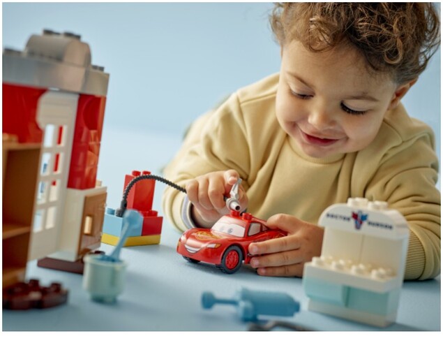 Legogö¼-½ Duplo Disney and Pixar Cars Mcqueen+ô+ç+ûs Visit to Doc+ô+ç+ûs Garage
